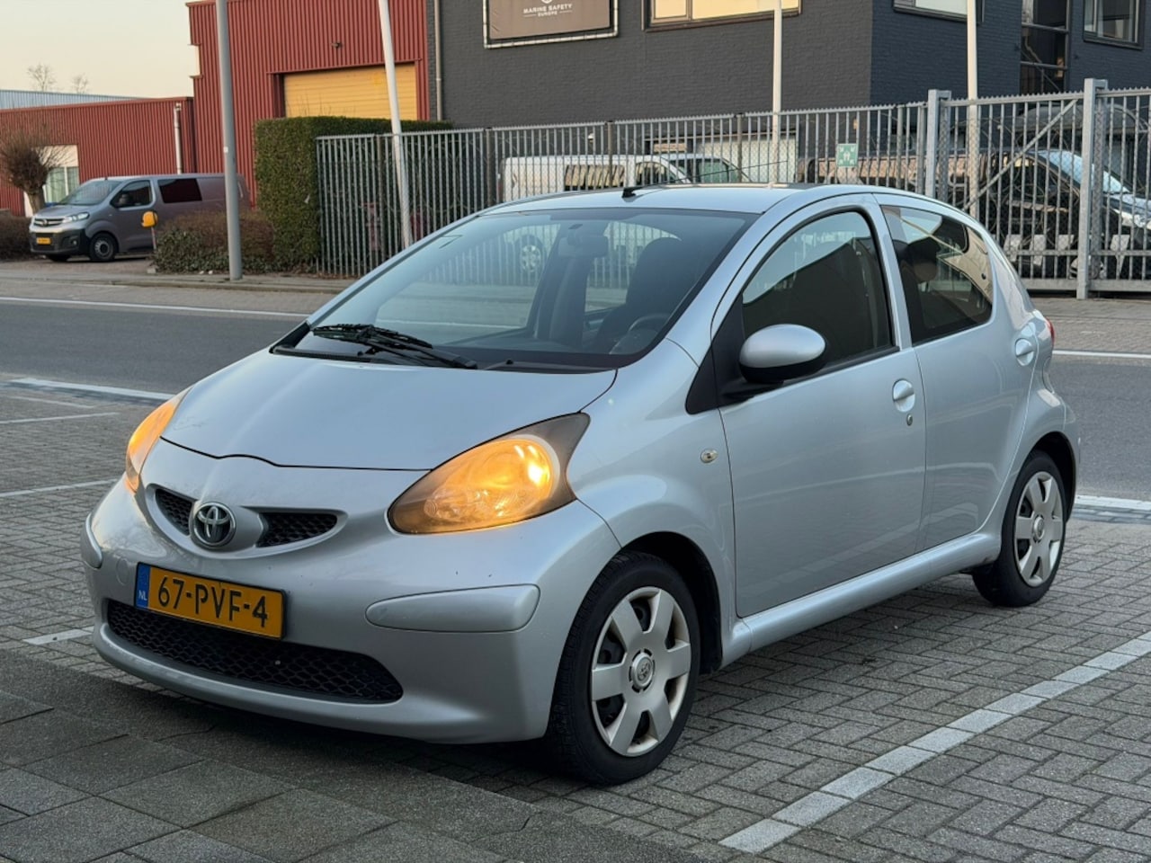 Toyota Aygo - 1.0 Benzine Cruise Airco 5 Deurs NEW APK - AutoWereld.nl