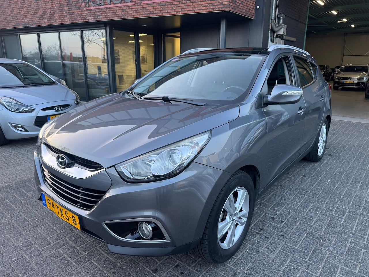 Hyundai ix35 - 2.0i i-Catcher AUTOMAAT PANO TREKHAAK LEDER CAMERA CRUISE ORIG NL NAP - AutoWereld.nl