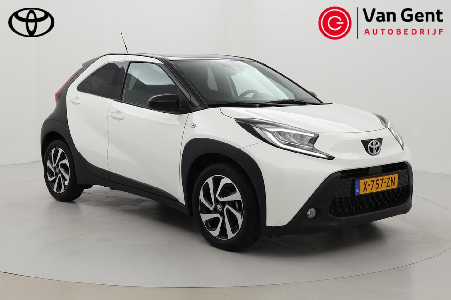 Toyota Aygo X - 1.0 VVT-i MT Pulse | Apple Carplay / Android Auto | Adaptive Cruise | LED | Clima | Camera - AutoWereld.nl
