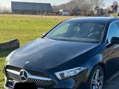 Mercedes-Benz A-klasse - 200 Business Solution AMG Night Upgrade Zéér lage KM-stand, BTW verrekenbaar, APK t/m 04-'27, AMG