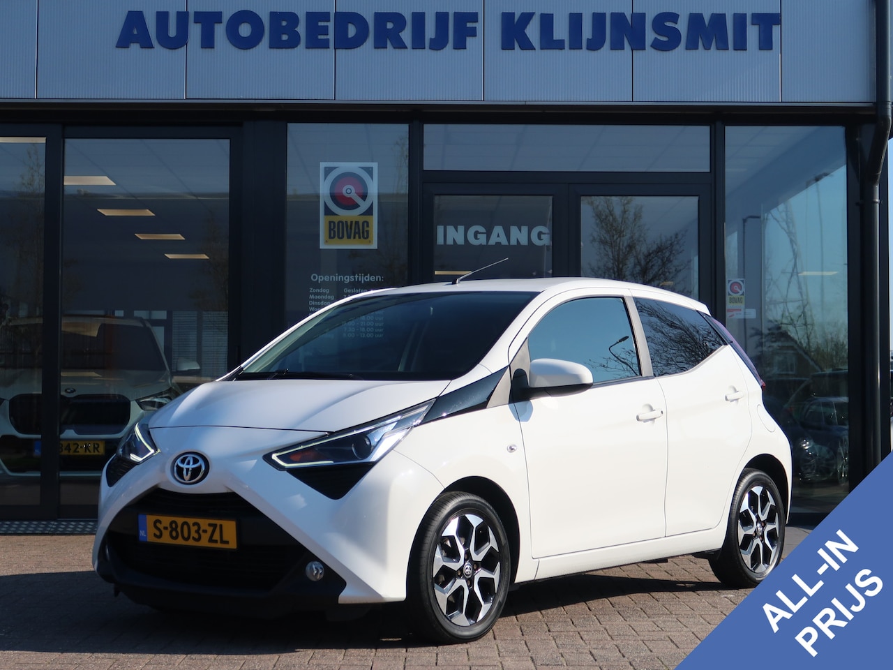 Toyota Aygo - 1.0 VVT-i x-play Automaat | Parkeercamera | Carplay | - AutoWereld.nl