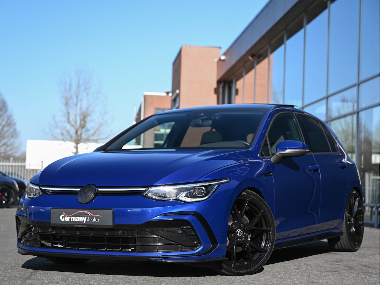 Volkswagen Golf - 2.0TDI 150PK R-Line Lapis! Pano H/K IQ-Light Keyless ACC Stuurverw. VOL!! - AutoWereld.nl