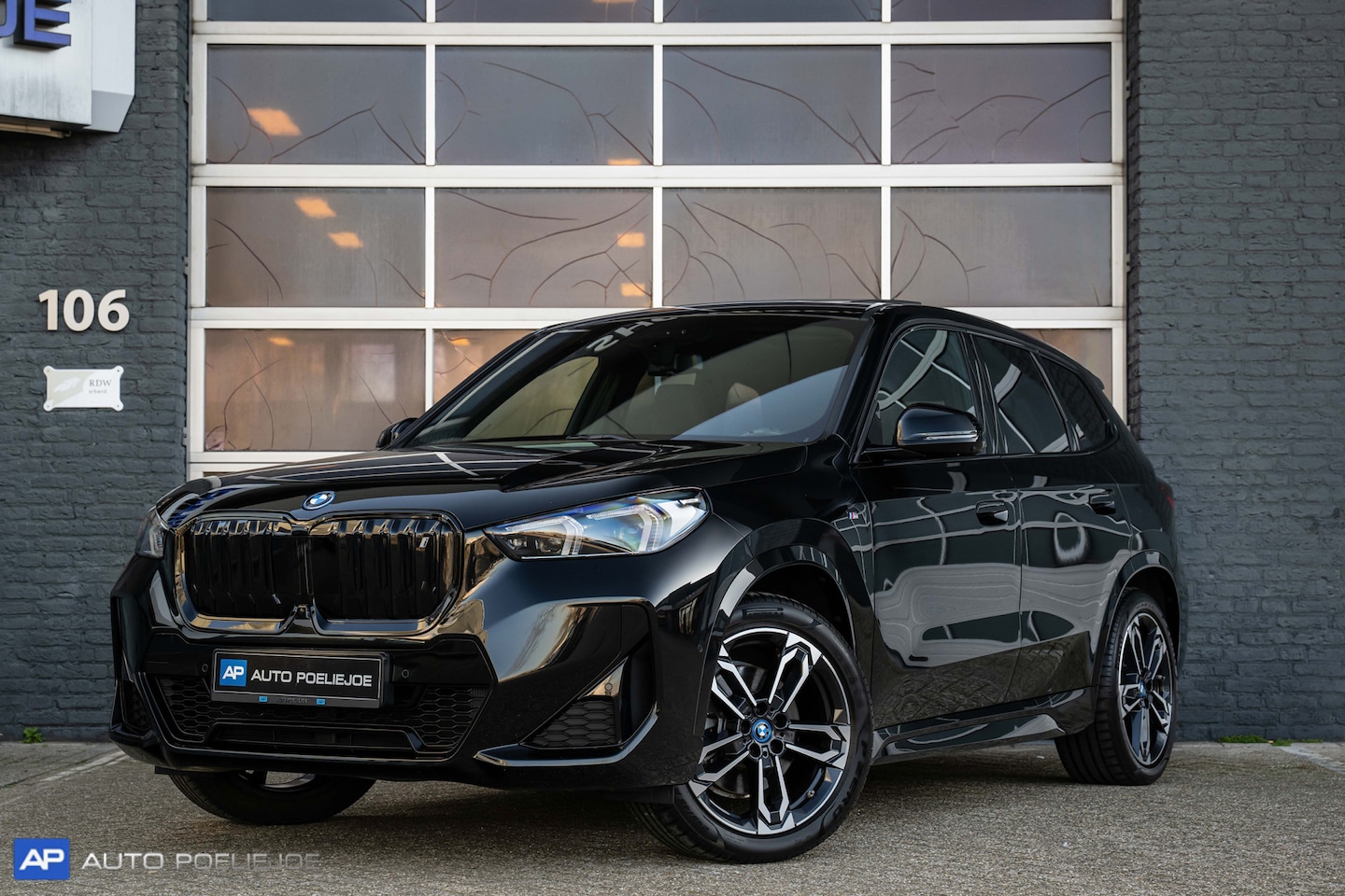 BMW iX1 - xDrive30 Launch Edition 67 kWh M Sport, Pano, Leder,Head-Up, harman Cardon, Innovatie pakk - AutoWereld.nl