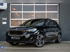 BMW iX1 - xDrive30 Launch Edition 67 kWh M Sport, Pano, Leder, Head-Up, harman Cardon, Innovatie pak