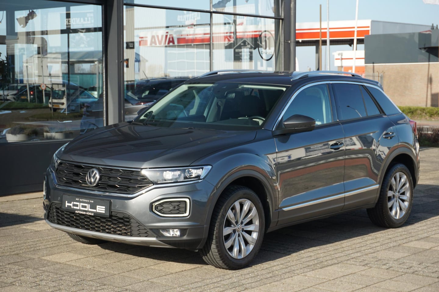 Volkswagen T-Roc - 1.5 TSI Sport | ACC | digi cockpit | trekhaak - AutoWereld.nl