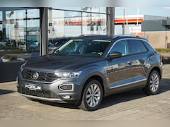 Volkswagen T-Roc - 1.5 TSI Sport | ACC | digi cockpit | trekhaak