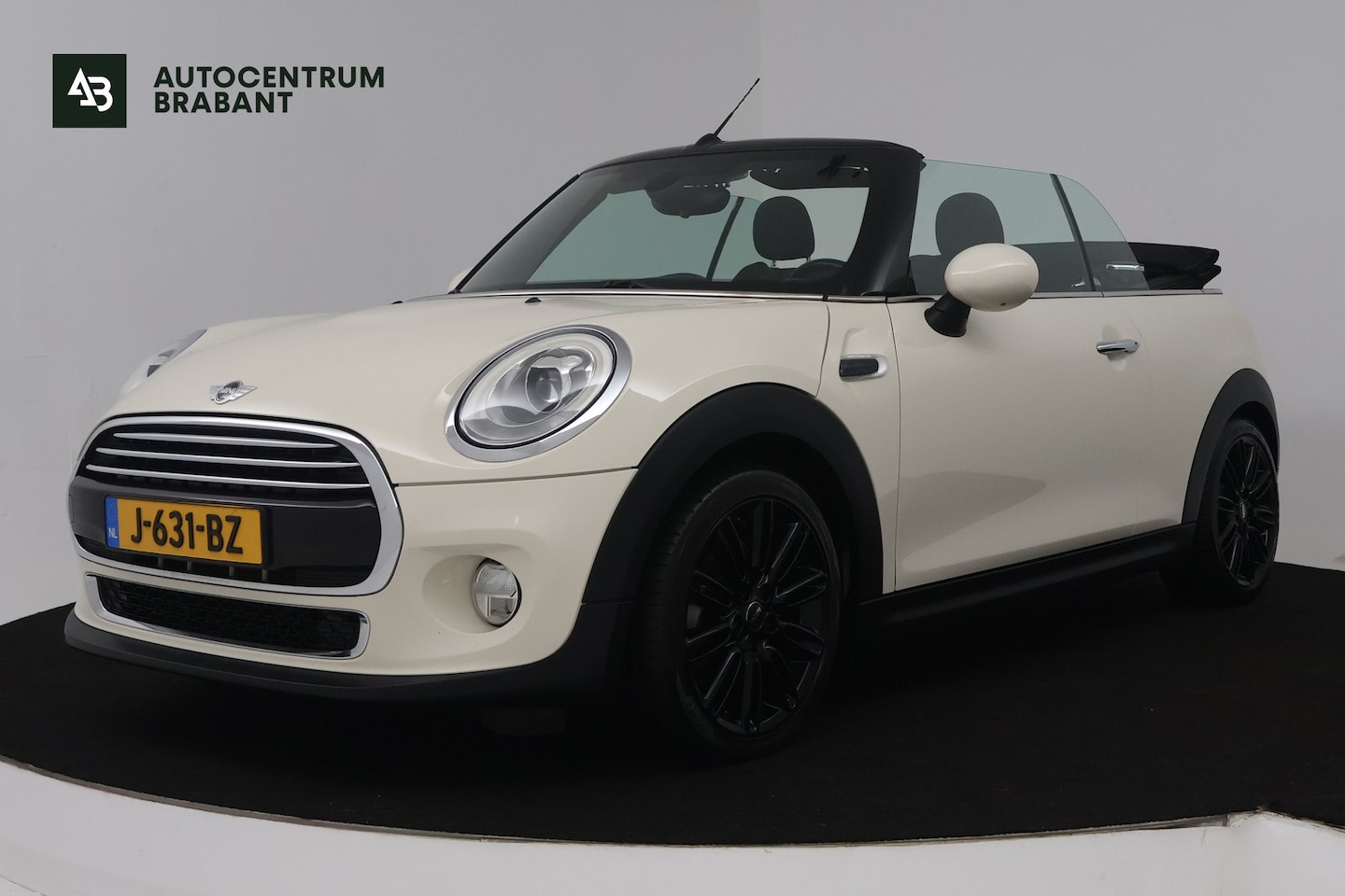 MINI Cabrio - Mini 1.5 Cooper Chili Business (STOELVERWARMING, NAVIGATIE, LED, DEALER ONDERHOUDEN) - AutoWereld.nl