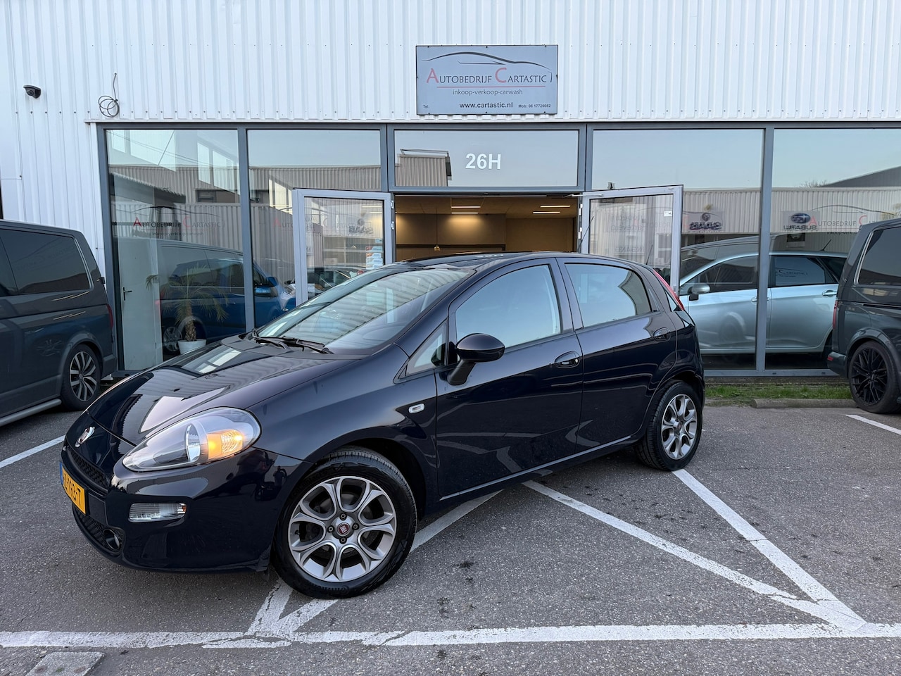 Fiat Punto Evo - 0.9 TwinAir Sempre NAVI | 1e EIGENAAR | CLIMATE CONTROL | CRUISE CONTROL | DEALER ONDERHOU - AutoWereld.nl