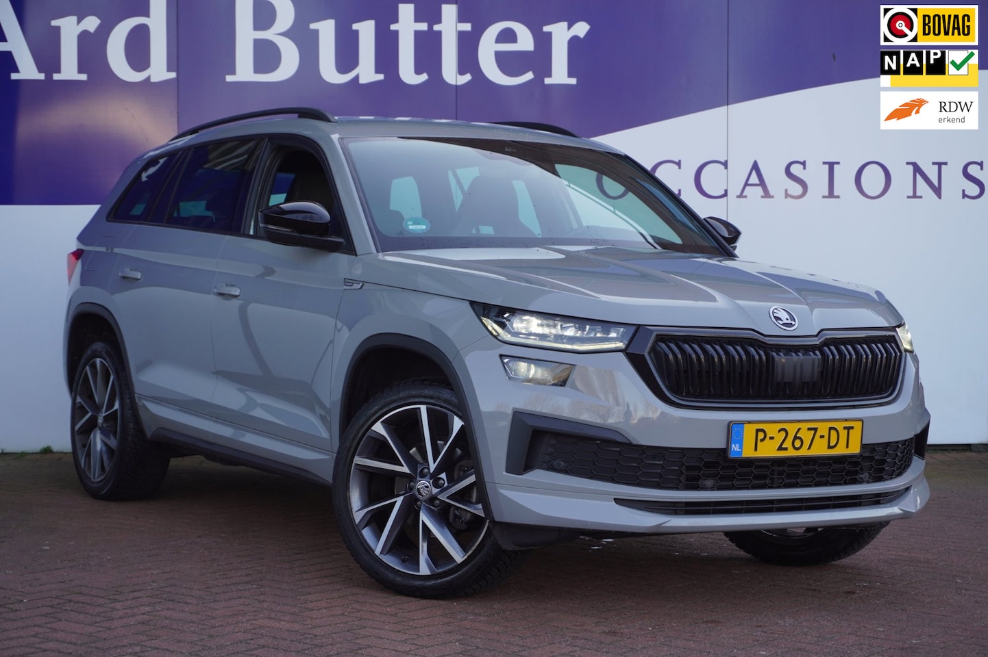 Skoda Kodiaq - 1.5 TSI Sportline Business 7PERS / Camera / 1EIG / Navi / 20"LMV / Stoelverw. / ORIG-NL / - AutoWereld.nl