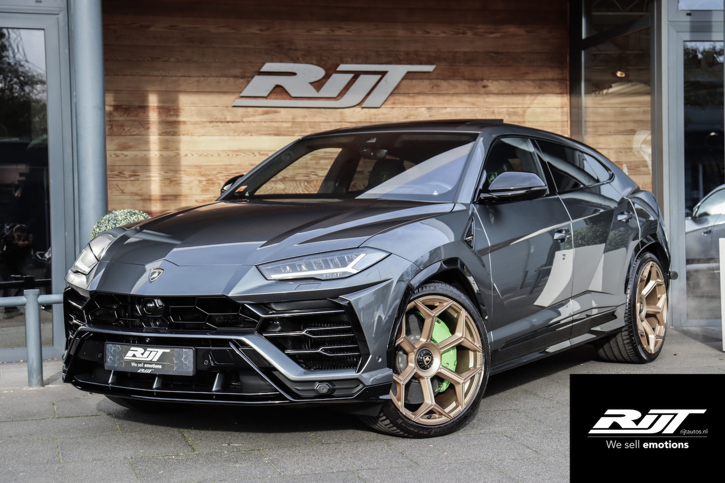 Lamborghini Urus - 4.0 V8 **Carbon/Stitching/Alcantara/Ceramic/B&O 3D** - AutoWereld.nl