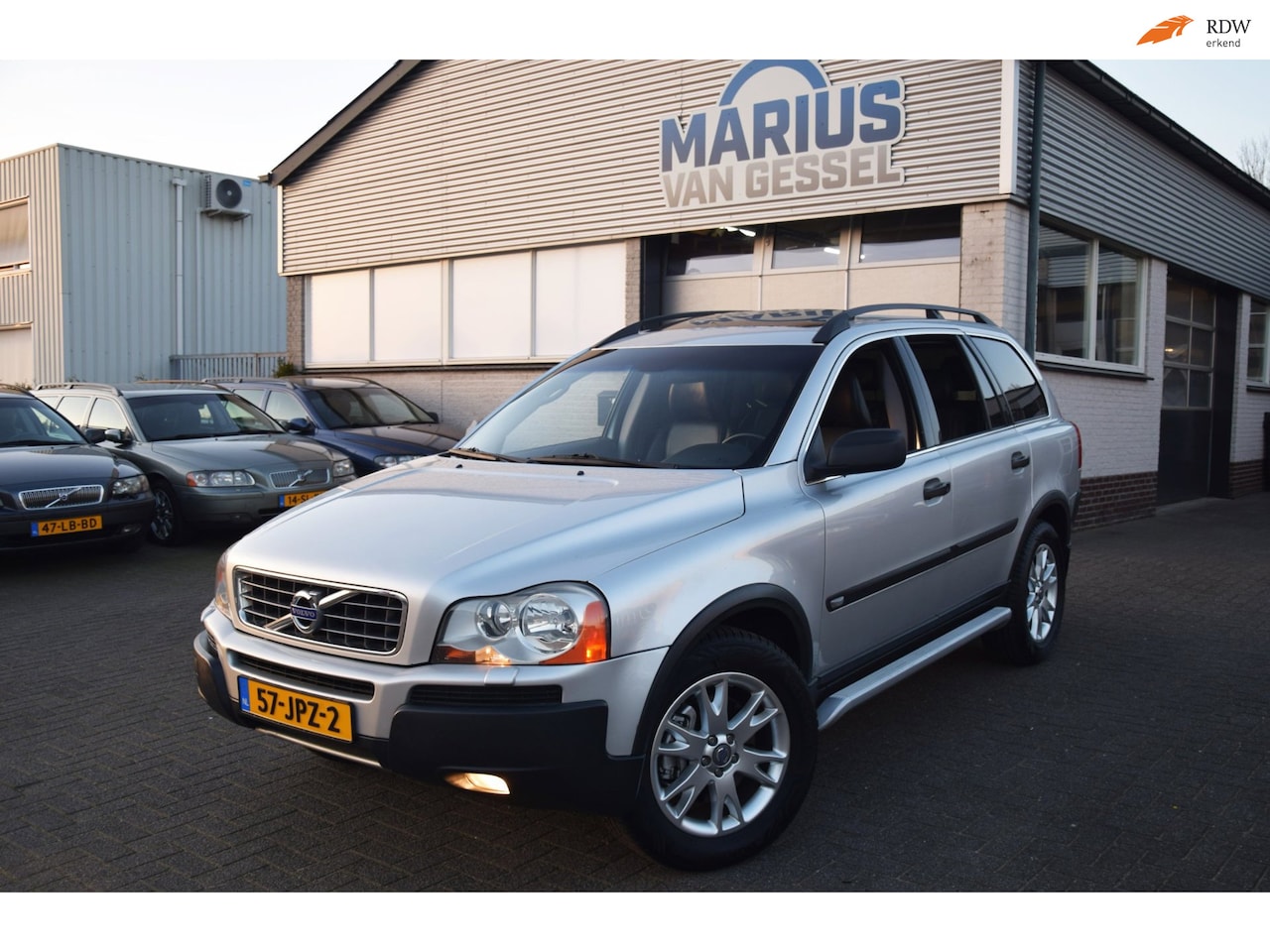 Volvo XC90 - 2.5 T AWD Carplay & Xenon 210 pk - AutoWereld.nl