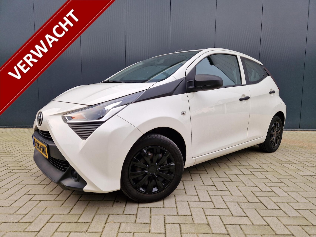 Toyota Aygo - 1.0 VVT-i x-fun AIRCO | CARKIT | ISOFIX - AutoWereld.nl