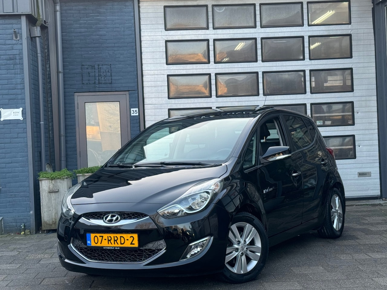 Hyundai ix20 - 1.6i i-Catcher | Clima | Camera | Navi | Pano | N.A.P - AutoWereld.nl