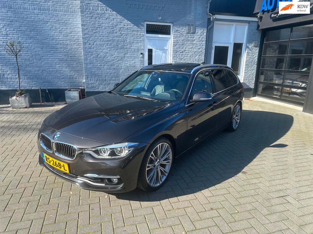 BMW 3-serie Touring - 330i | PANO | ELEK. TREKHAAK | MEMORY STOEL | HARMAN KARDON | - AutoWereld.nl