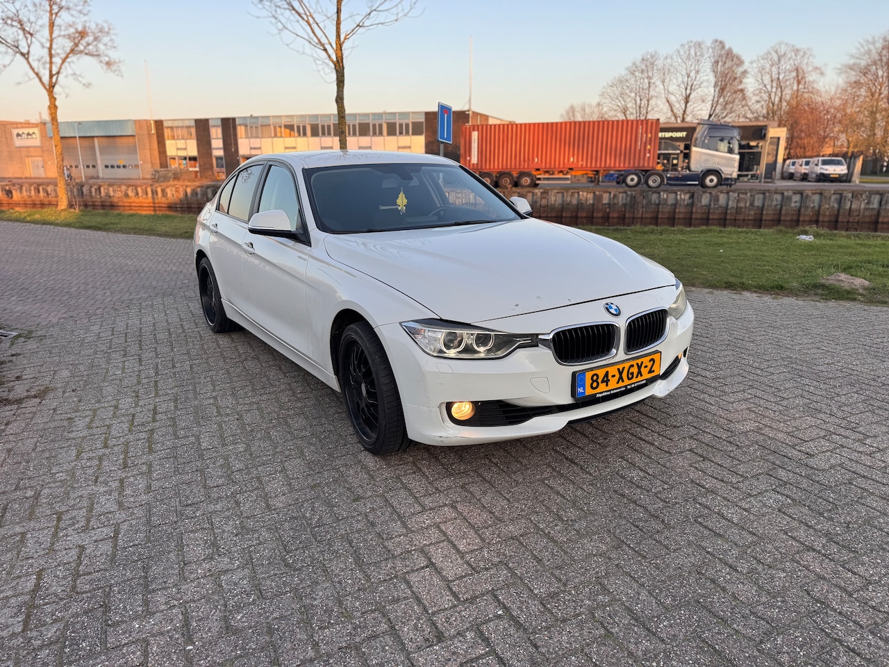 BMW 3-serie - 320i Executive - AutoWereld.nl