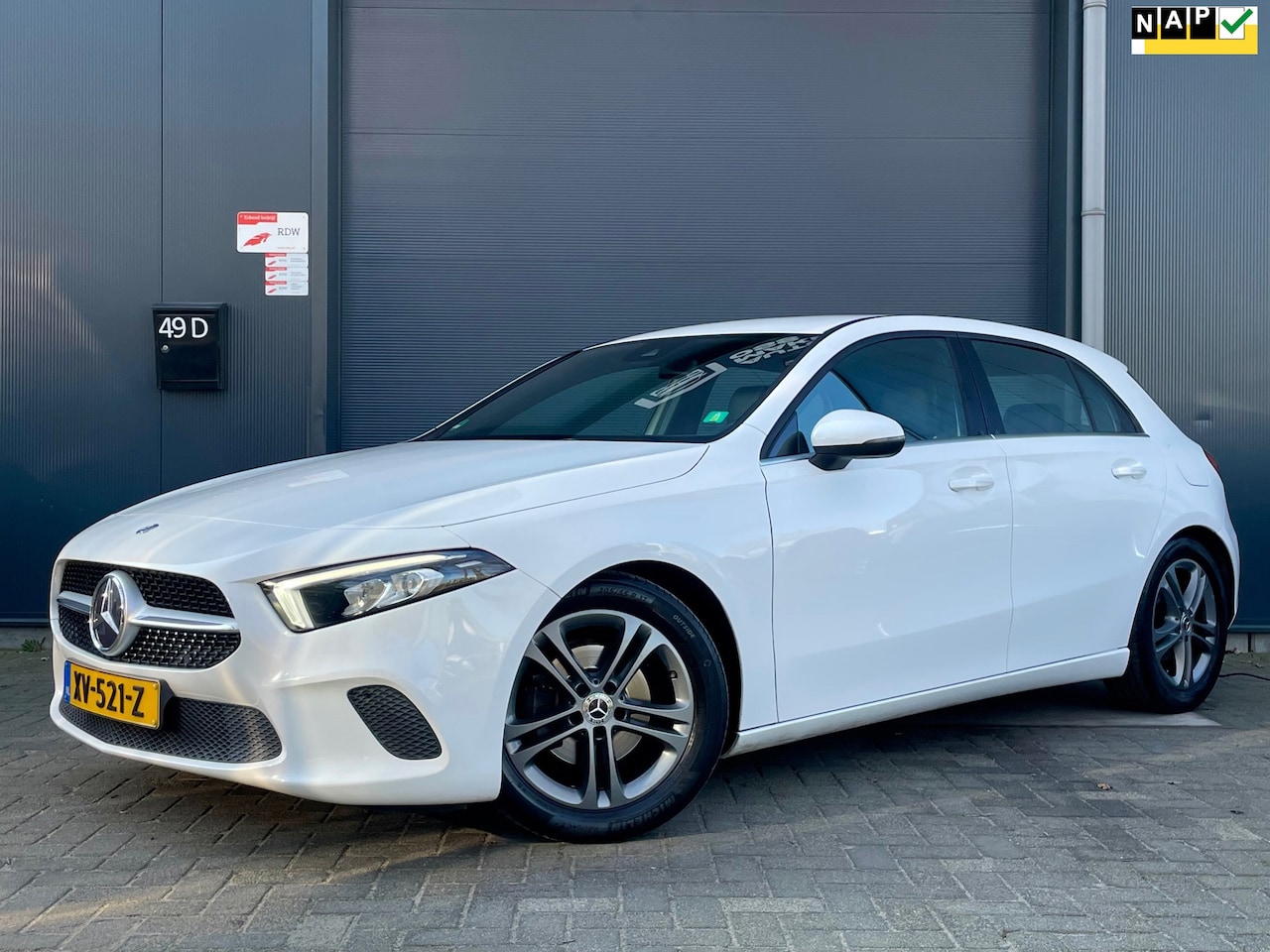 Mercedes-Benz A-klasse - 160 NAP CARPLAY CAMERA HALFLEER CLIMA CRUISE LEDPAKKET LM VELGEN BLUETOOTH - AutoWereld.nl