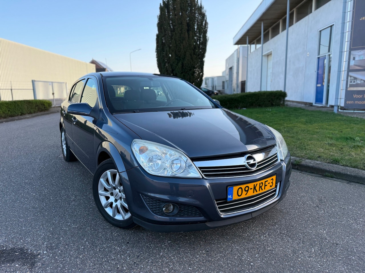 Opel Astra - 1.6 Temptation 5D (bj 2010) AIRCO|NAVI|LMV|TREKHAAK - AutoWereld.nl