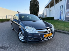 Opel Astra - 1.6 Temptation 5D (bj 2010) AIRCO|NAVI|LMV|TREKHAAK