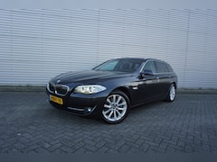 BMW 5-serie Touring - 520i High Executive AUTOMAAT - Climate / Navi / Cruise / Leder / Stoelverw. / Parkeers. /