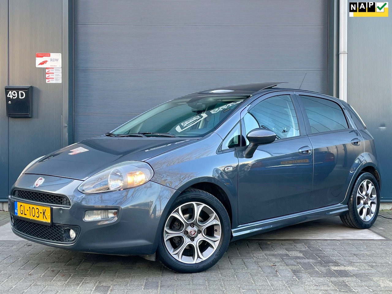 Fiat Punto Evo - 0.9 SPORT TwinAir Lounge 100PK 6BAK NAP PANO BLUETOOTH CLIMA CRUISE LM VELGEN MF STUUR NIE - AutoWereld.nl