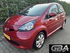 Toyota Aygo - 1.0-12V Aspiration Green Half Leder NIEUWE APK