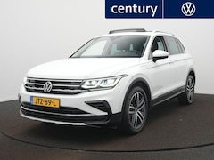 Volkswagen Tiguan - 1.4 TSI eHybrid Elegance Panoramisch schuif-/kanteldak - IQ light - ACC - Navigatie - Came