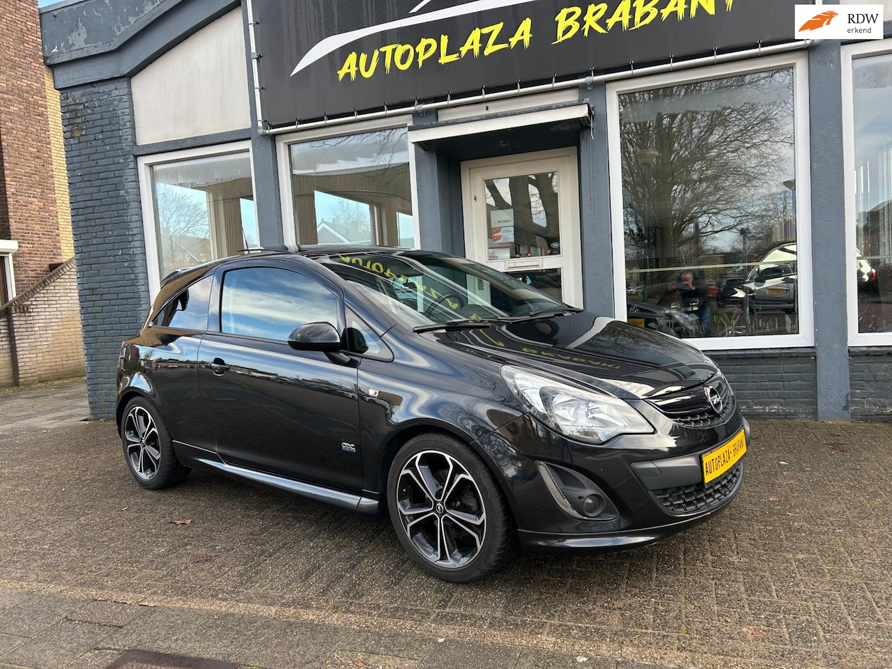 Opel Corsa - 1.4-16V TURBO / OPC EDITIE / NAVI / 120 PK / PDC - AutoWereld.nl