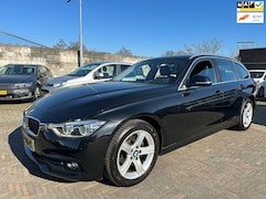 BMW 3-serie Touring - 318i Centennial High Executive AUTOMAAT/ CLIMA/ NAVI