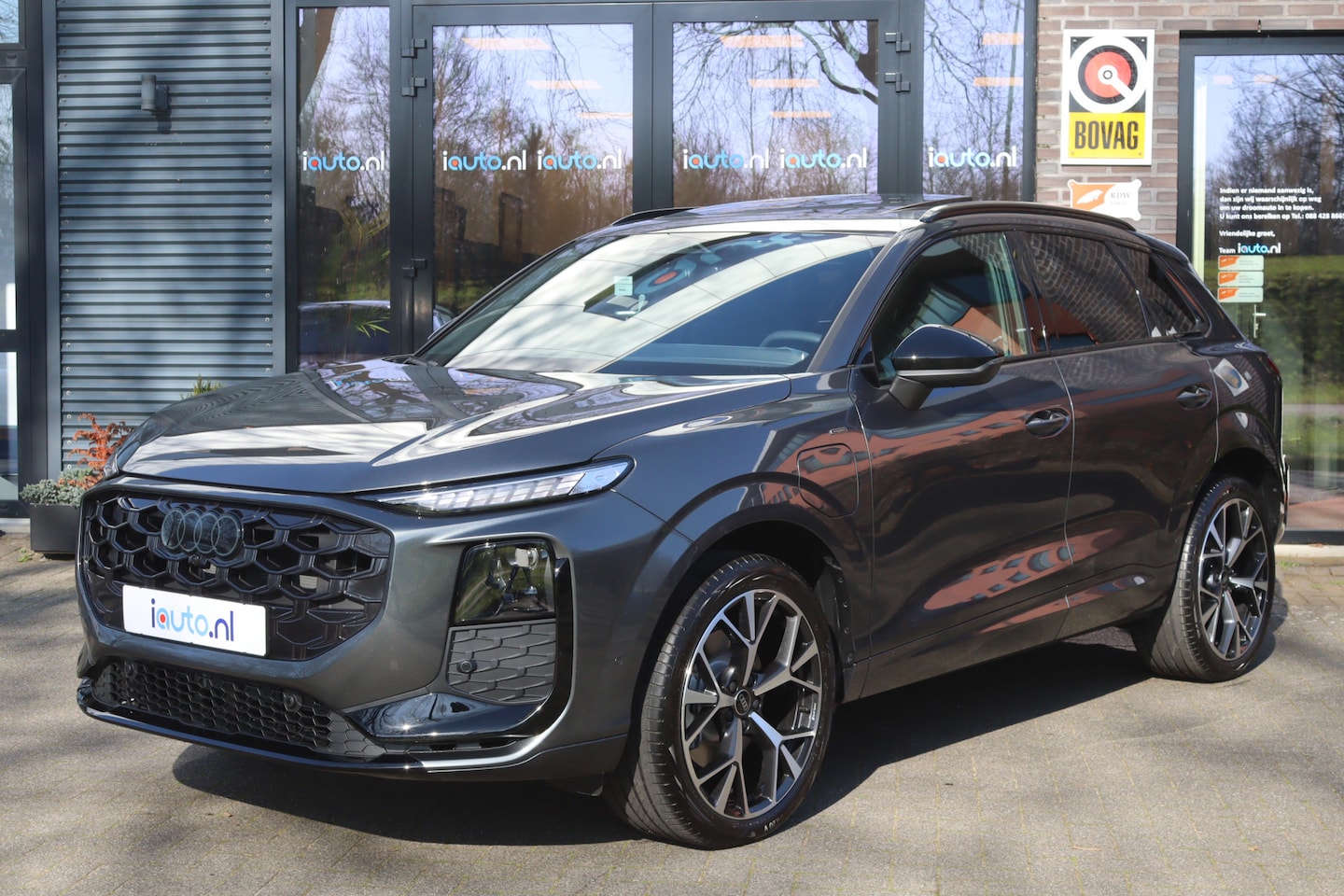 Audi Q3 - 1.5 e-hybrid 272pk S edition Optiek Pano/LED+/ACC/Camera/Virtual Cockpit+/20" - AutoWereld.nl