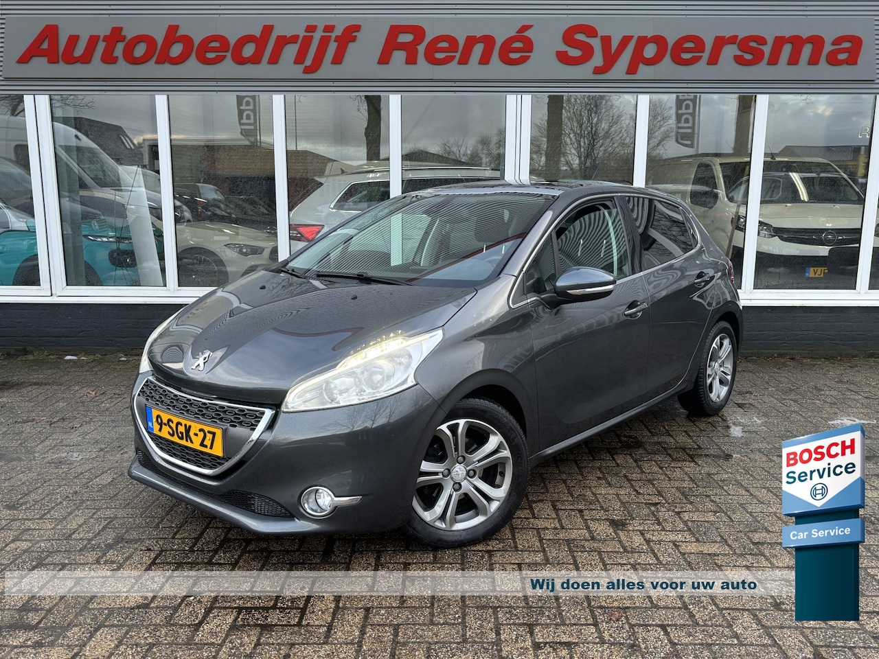 Peugeot 208 - 1.2 VTi Allure | Trekhaak | Pano | Bluetooth | Cruise | Navi - AutoWereld.nl