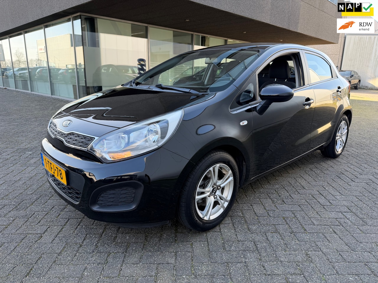 Kia Rio - 1.2 CVVT Comfort Pack AIRCO BJ 2-2014 APK 2-2027 - AutoWereld.nl