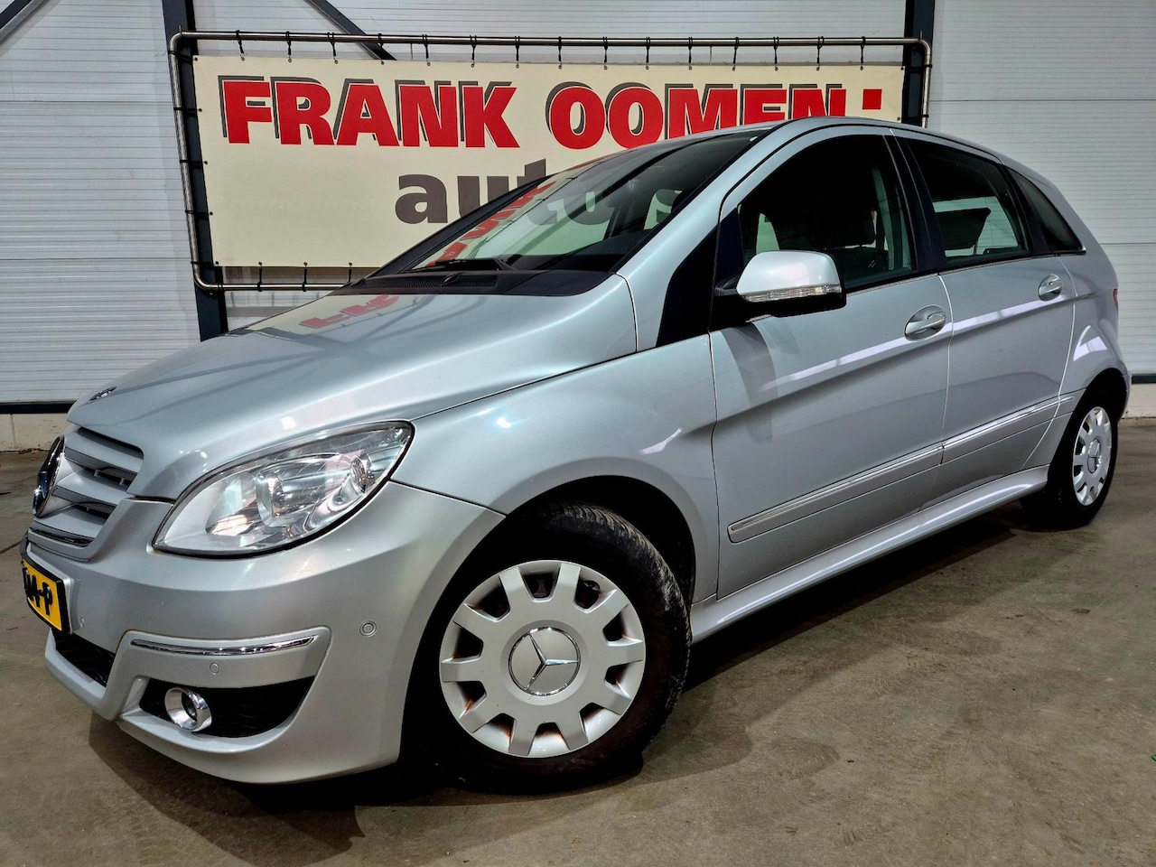 Mercedes-Benz B-klasse - 180 116PK Business Class + Trekhaak|Airco|Cruise|PDC|Stoelverwarming|Leder/Stof - AutoWereld.nl