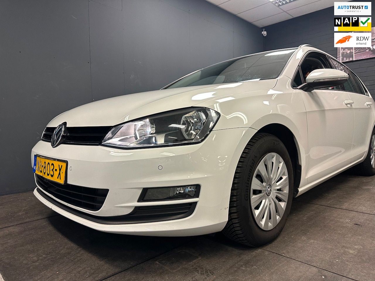 Volkswagen Golf Variant - 1.6 TDI DSG CARPLAY 2017 NL APK 03-2027 1eigenaar - AutoWereld.nl