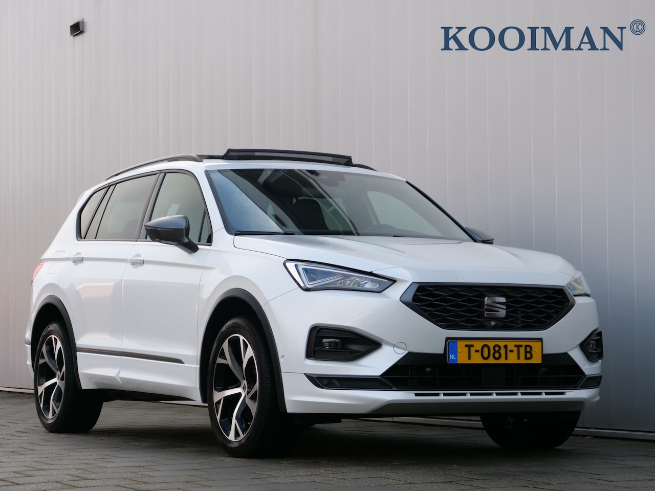 SEAT Tarraco - 1.4 TSI e-Hybrid PHEV FR Business Intense Navi / DAB / Pano-dak / Apple Carplay / Keyless - AutoWereld.nl