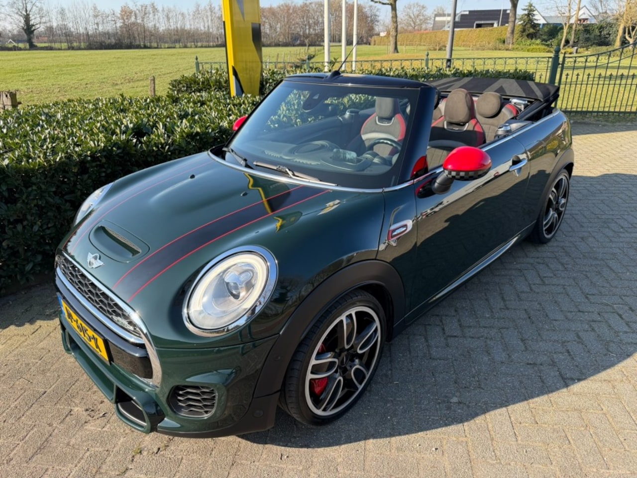 MINI Cabrio - 2.0 JCW Chili H en K / ACC / Head up / Union Jack - AutoWereld.nl