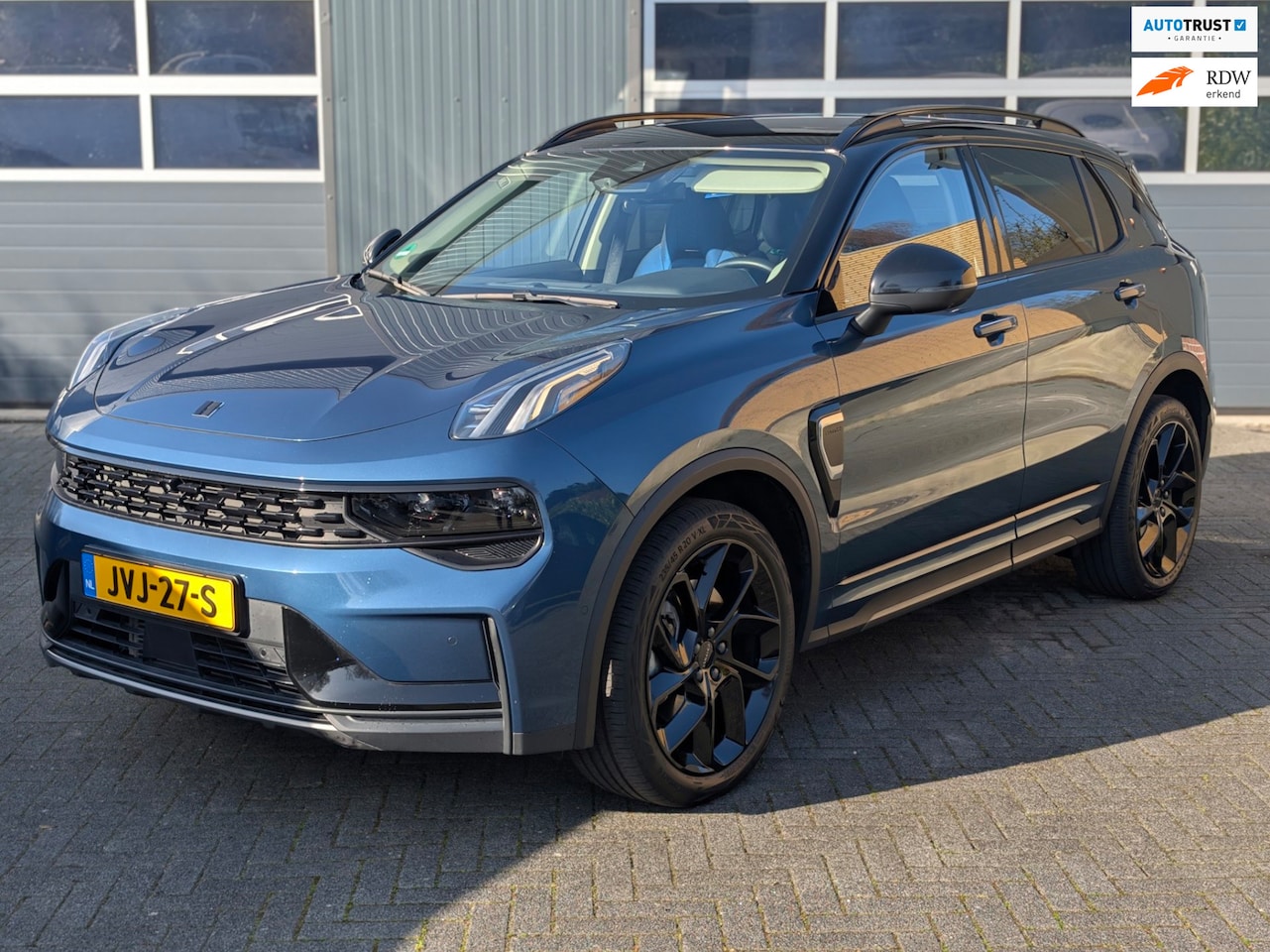 Lynk & Co 01 - Lynk&co Black Pack Rijklaar360 camera 6.6KW/H boardlader 17,7Kw Accu - AutoWereld.nl