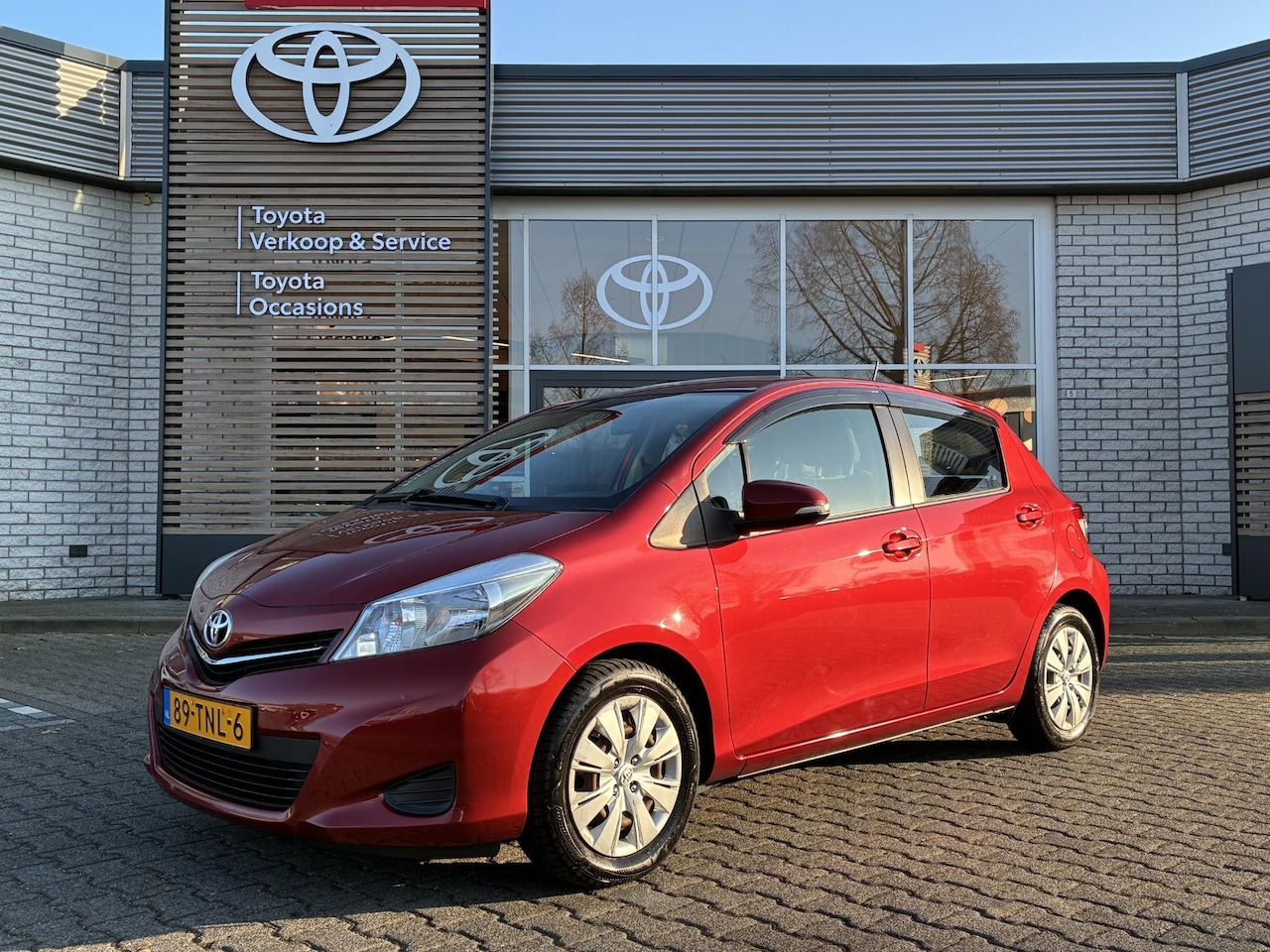 Toyota Yaris - 1.3 VVT-i ASPIRATION AUTOMAAT TREKHAAK BLUETOOTH CAMERA CRUISE NAVI CLIMA NL-AUTO - AutoWereld.nl