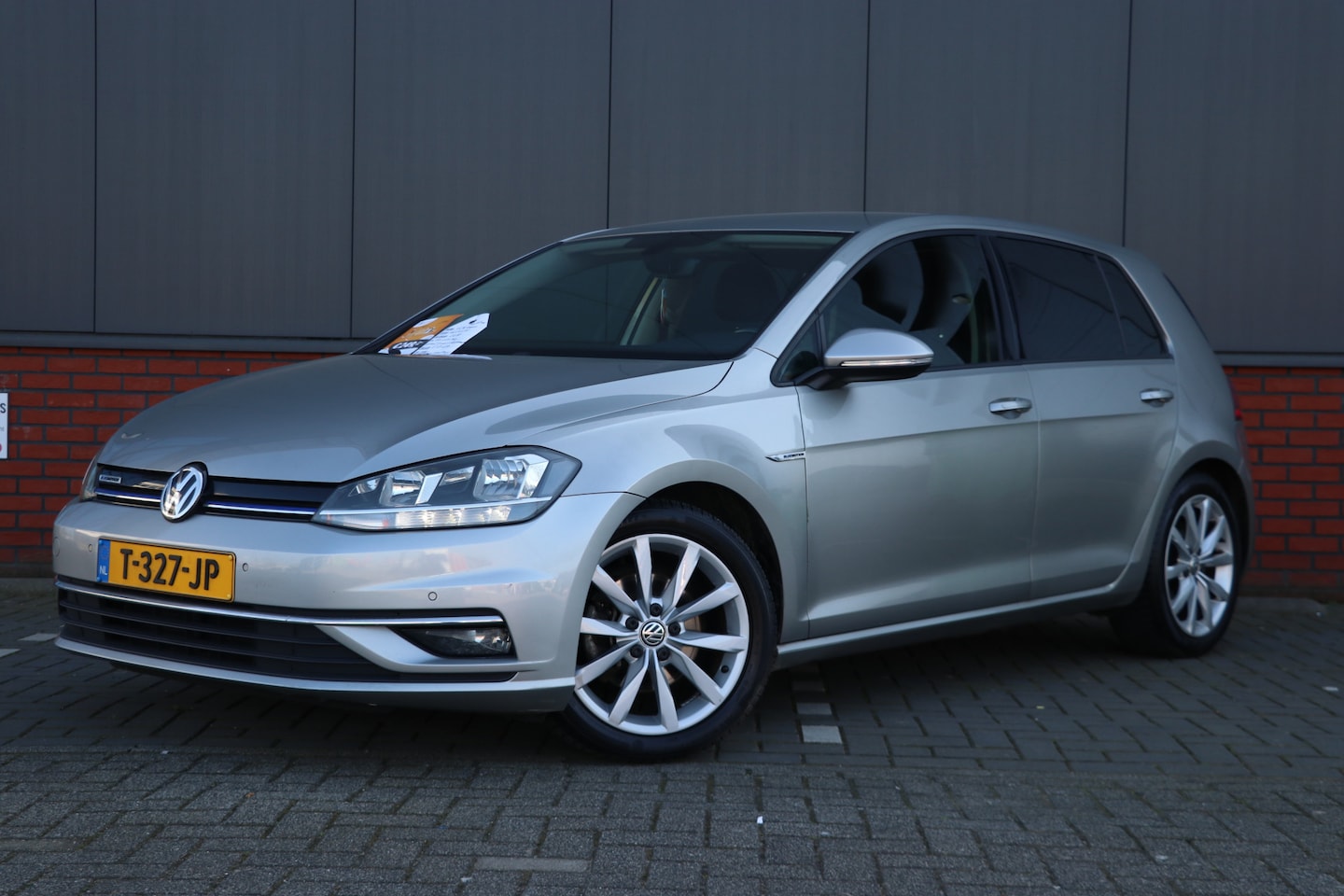 Volkswagen Golf - 1.5 TSI Highline Automaat Virtual Cockpit - AutoWereld.nl