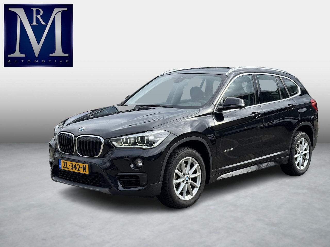BMW X1 - sDrive18i Executive LED| ELEKTRISCHE ACHTERKLEP| ACHTERUITRIJCAMERA| RIJKLAAR INCL. 12 MND - AutoWereld.nl