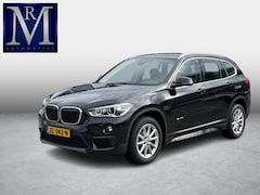 BMW X1 - sDrive18i Executive VAN € 21.900, - VOOR € 19.440, - UW LENTEVOORDEEL: € 2.460, - | LED| E