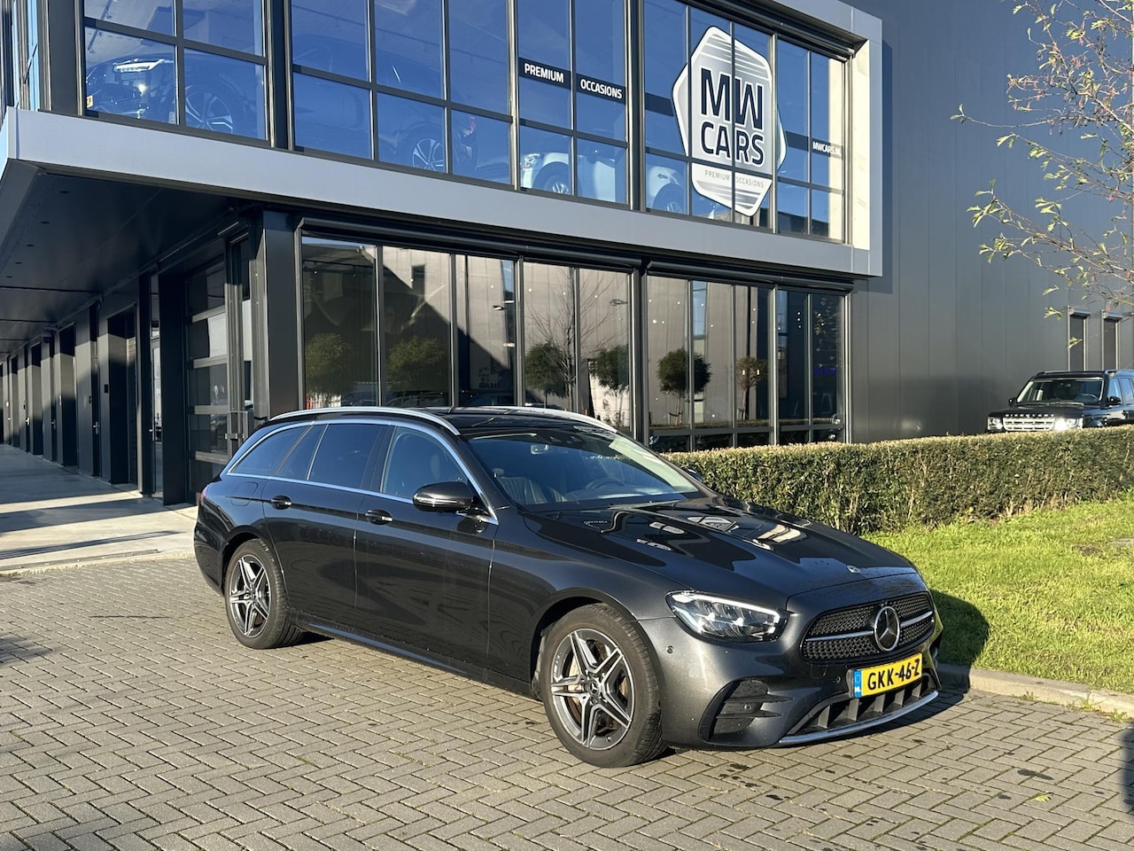 Mercedes-Benz E-klasse Estate - 300 e AMG Line Leder, Schuifdak, 360 camera, Widescreen, ambilight - AutoWereld.nl