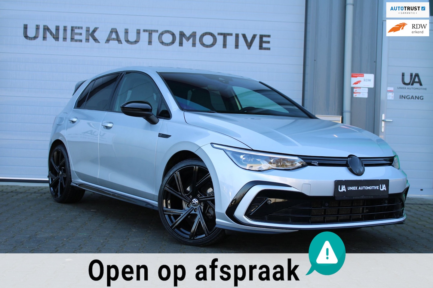 Volkswagen Golf - 1.5 TSI HIGHLINE BUSINESS R | R LINE | KEYLESS | 19" BERGAMO | CAMERA | LED | DODEHOEK | A - AutoWereld.nl