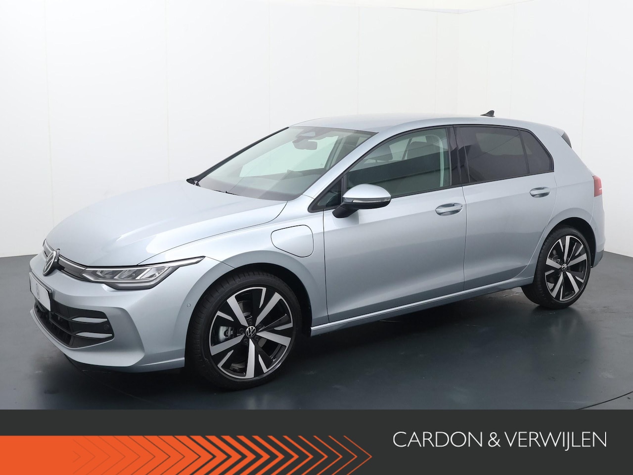 Volkswagen Golf - 8 Life Edition 1.5 eHybrid 150 kW / 204 PK DSG | Stoel- & stuurwielverwarming | - AutoWereld.nl