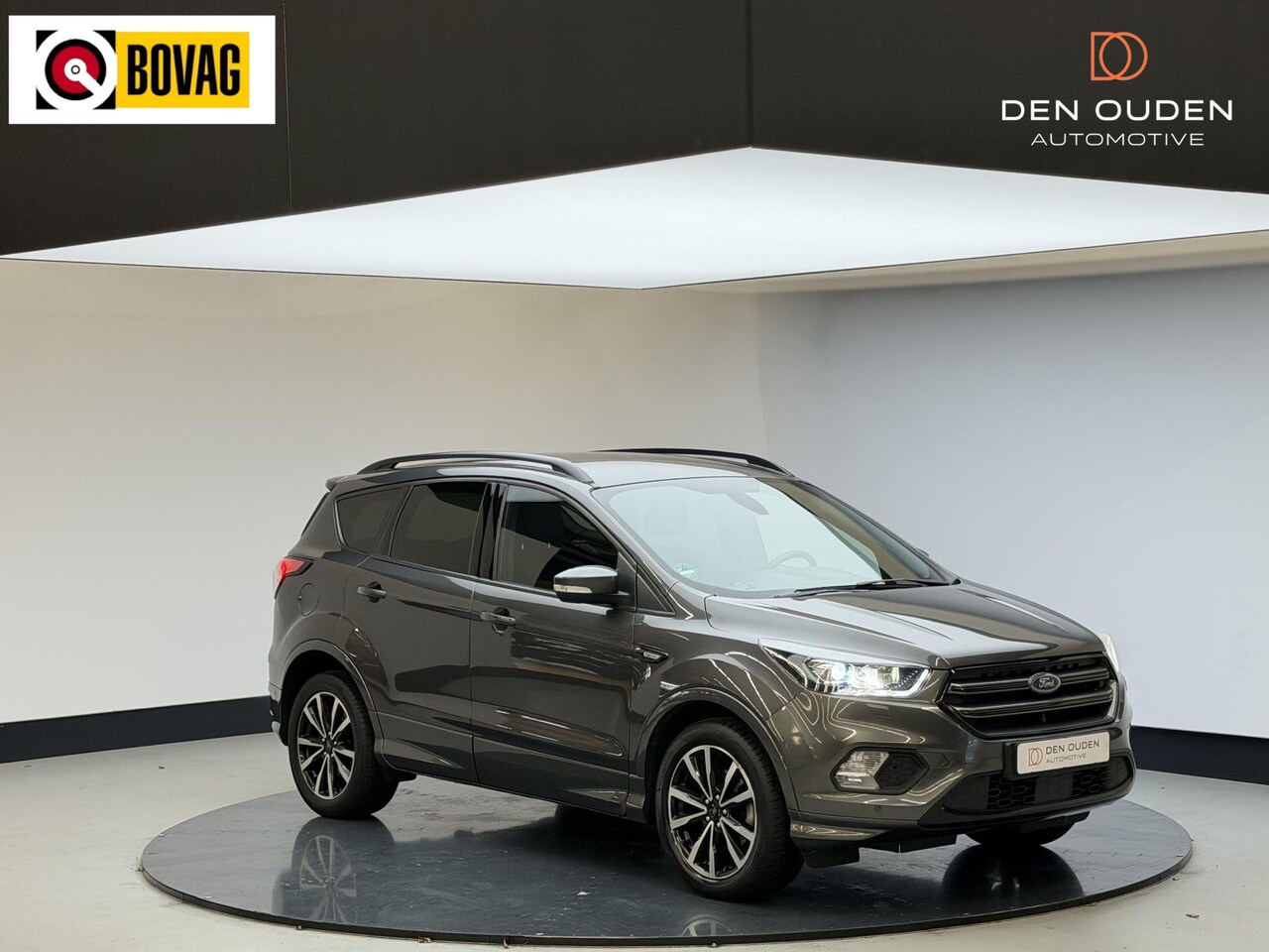 Ford Kuga - 1.5 EcoBoost Vignale ST-Line | Sony premium sound | Trekhaak | Keyless | Stuur/stoel verw - AutoWereld.nl