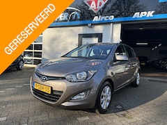 Hyundai i20 - 1.2i i-Deal /Airco/all season banden/Lm velgen/Nieuwe apk bij aflevering/Trekhaak afneemba