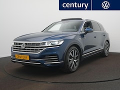 Volkswagen Touareg - Elegance 3.0 250 kW / 340 pk TSI SUV 8 versn. Tipt l Panodak l Vol leer l Luchtvering l