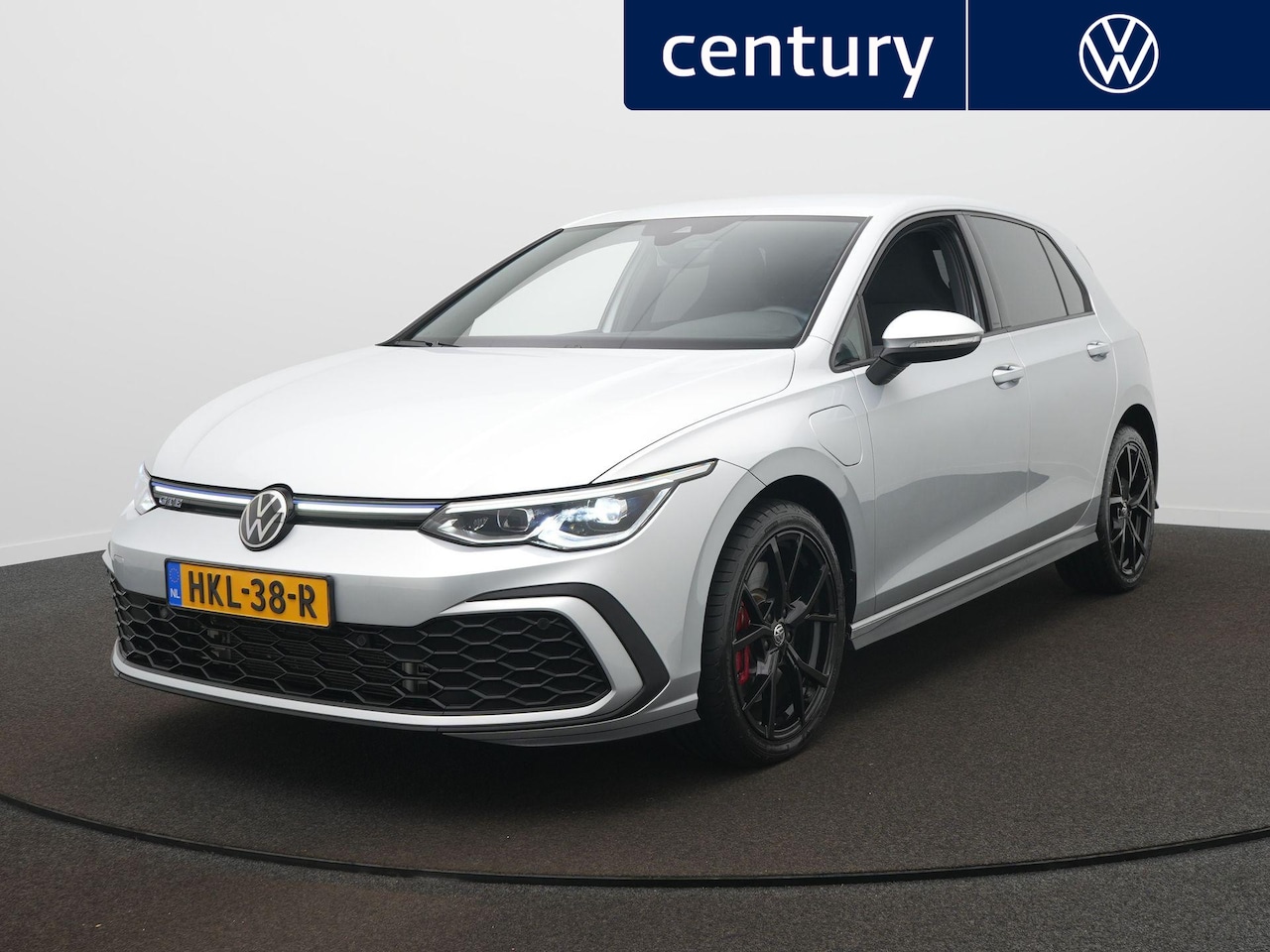 Volkswagen Golf - 1.4 eHybrid GTE 245PK / 18 Inch / Sensoren / Stoelverwarming - AutoWereld.nl