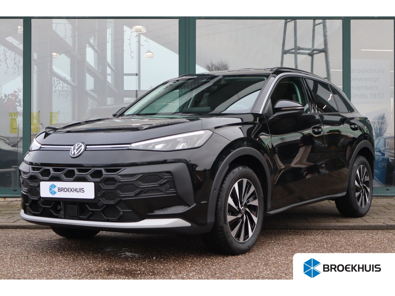 Volkswagen T-Roc - Life First Edition Inclusief €2000,- inruilvoordeel | 'App-Connect' draadloze smartphone i - AutoWereld.nl