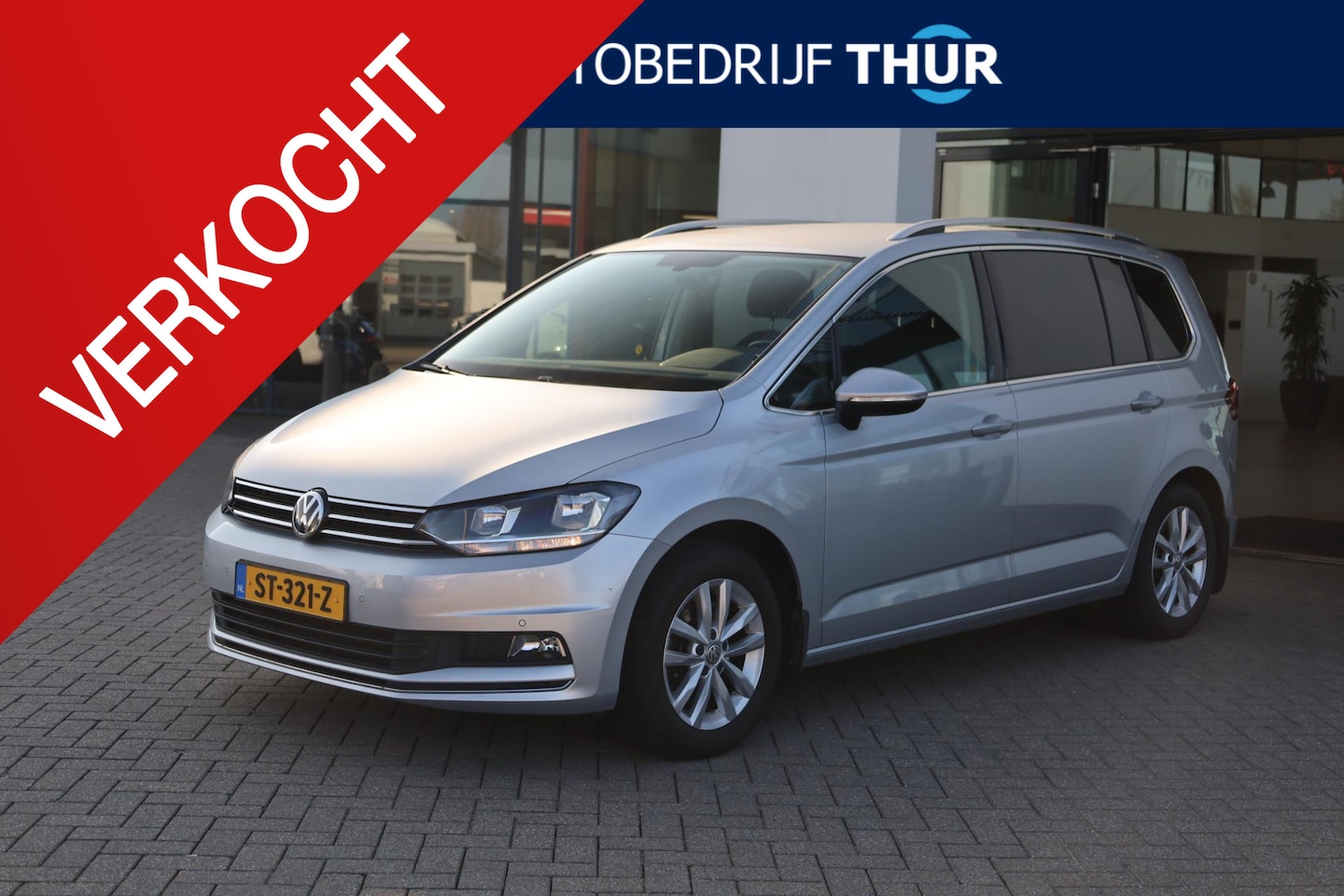 Volkswagen Touran - 1.8 TSI Highline 132KW/180PK DSG, nieuw door ons geleverd en onderhouden, Automatische air - AutoWereld.nl