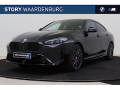 BMW 2-serie Gran Coupé - 220 M Sport Automaat / Panoramadak / Trekhaak / Sportstoelen / Achteruitrijcamera / M Adap